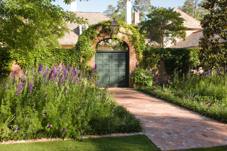 Garden Gate Ideas for Creating a Stronger Outdoor Entrance